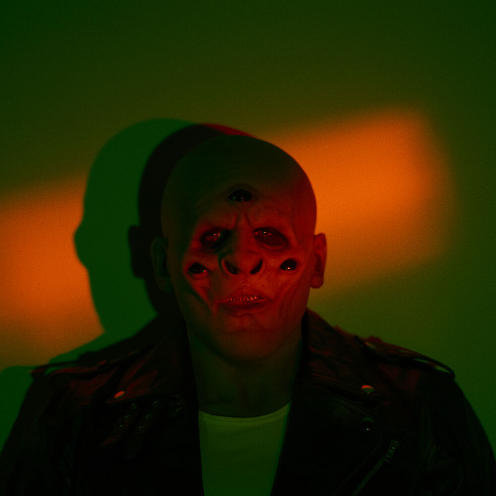 M83 — artist photo, article on Solitude (Felsmann + Tiley Reinterpretation) in 432 Hz | 432hz-converter.com