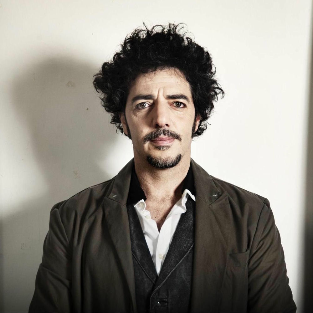 Max Gazzè — photo, article sur La Vita Com'è en 432 Hz | 432hz-converter.com