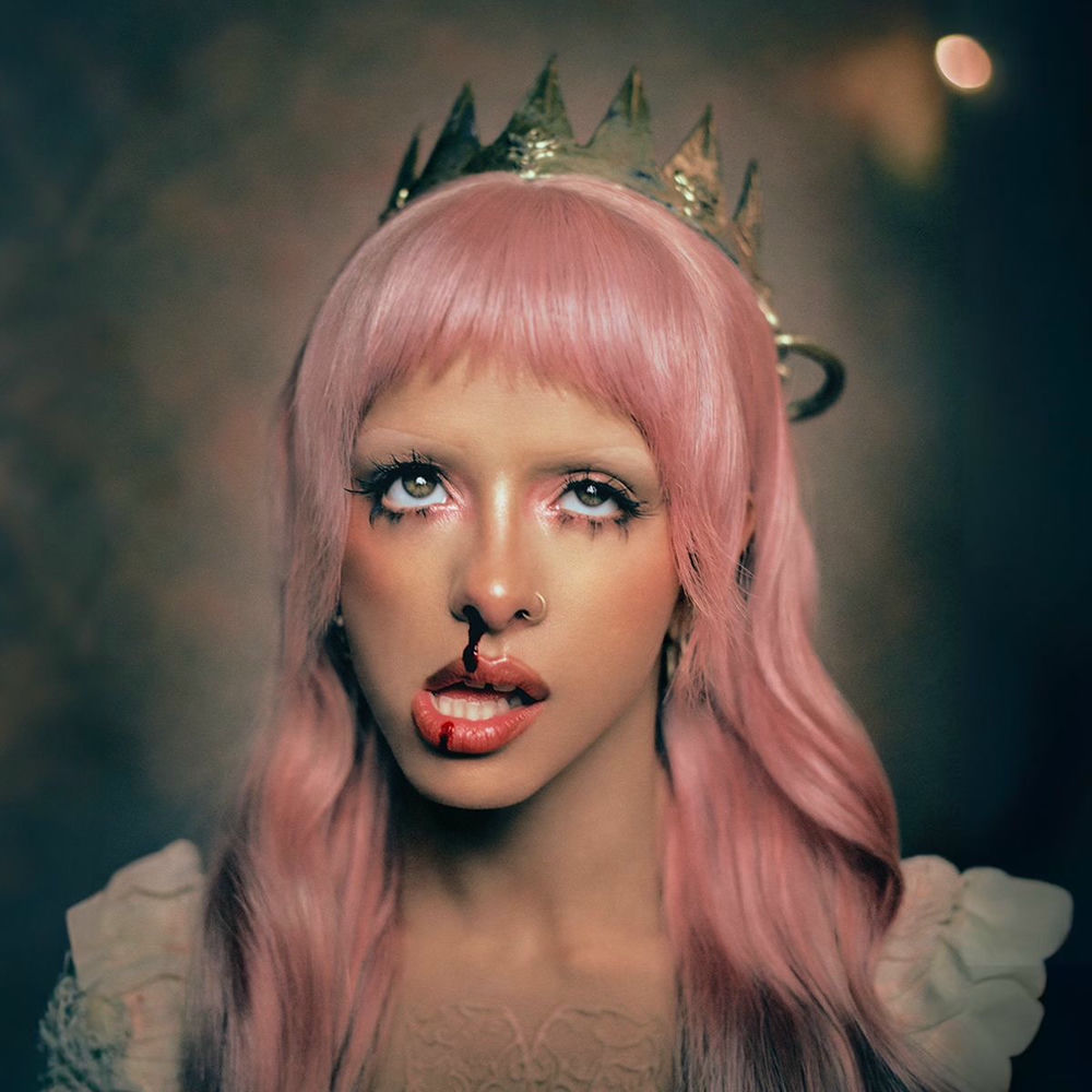 Melanie Martinez — artist photo, article on THE LAST TWO PEOPLE ON EARTH ( in 432 Hz | 432hz-converter.com