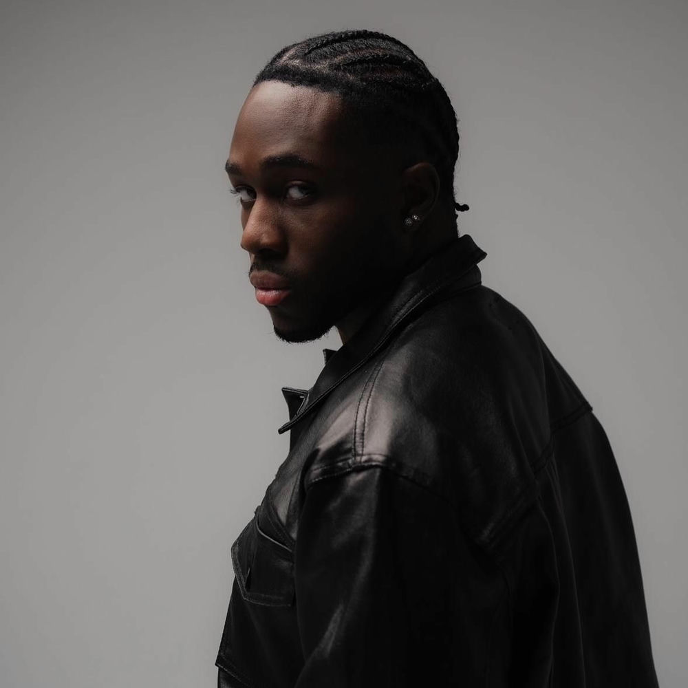 Melly Mike — foto artista, articolo su Young Black & Rich in 432 Hz | 432hz-converter.com
