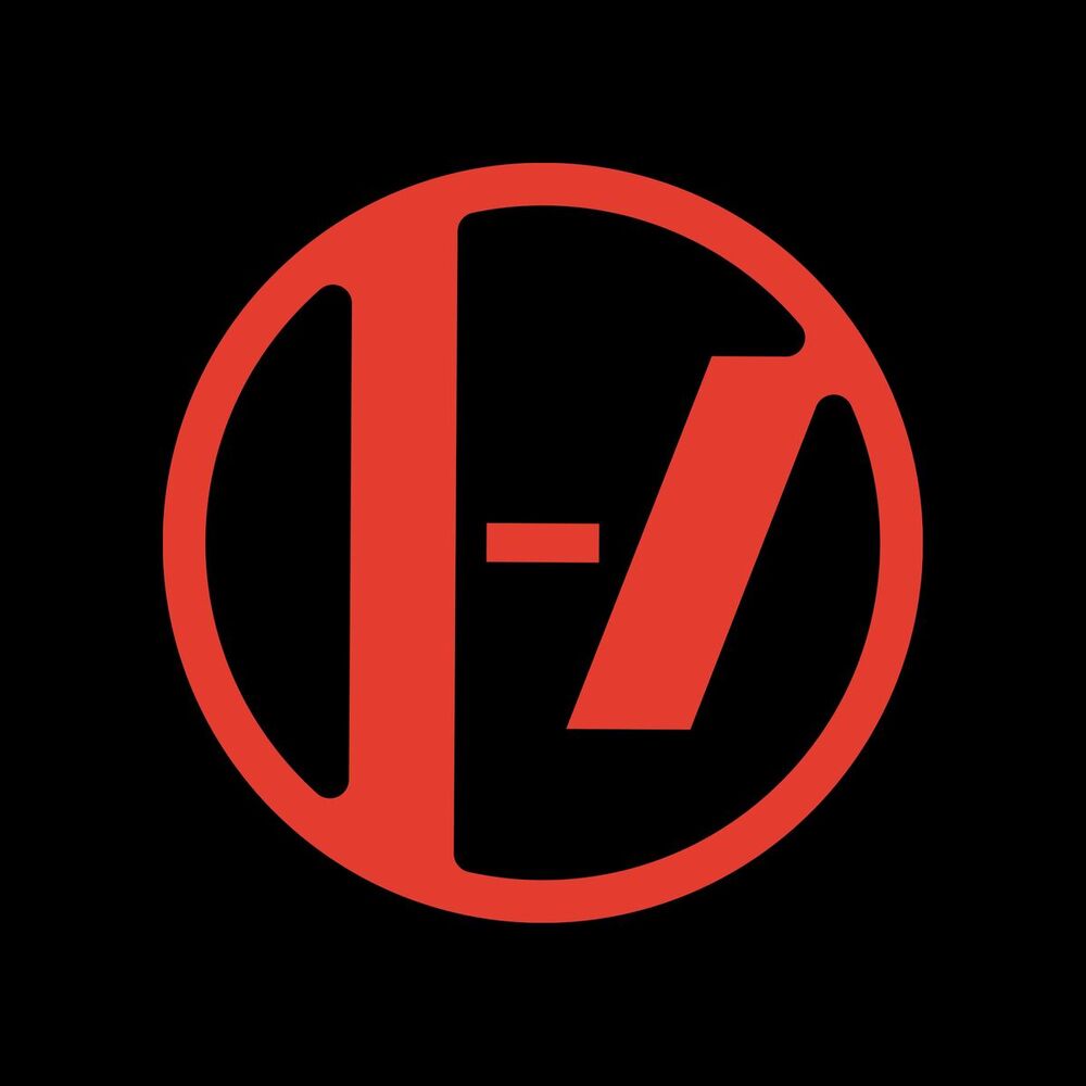 Twenty One Pilots — foto artista, articolo su Drag Path in 432 Hz | 432hz-converter.com